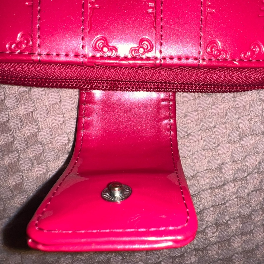 Hello Kitty Loungefly Wallet - Picture 3 of 6